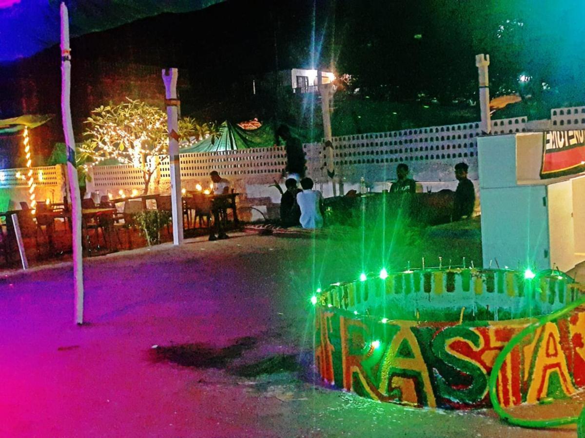 Rasta Mansion Beach Hostel And Rooms Arambol Dış mekan fotoğraf